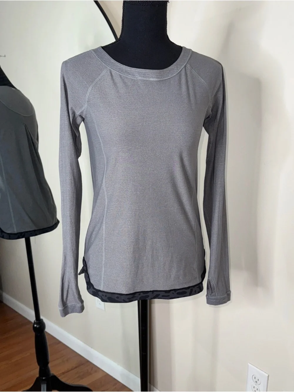Lululemon Heathered Slate Turn It Up Long Sleeve Running Shirt Size S - Picture 4 of 10